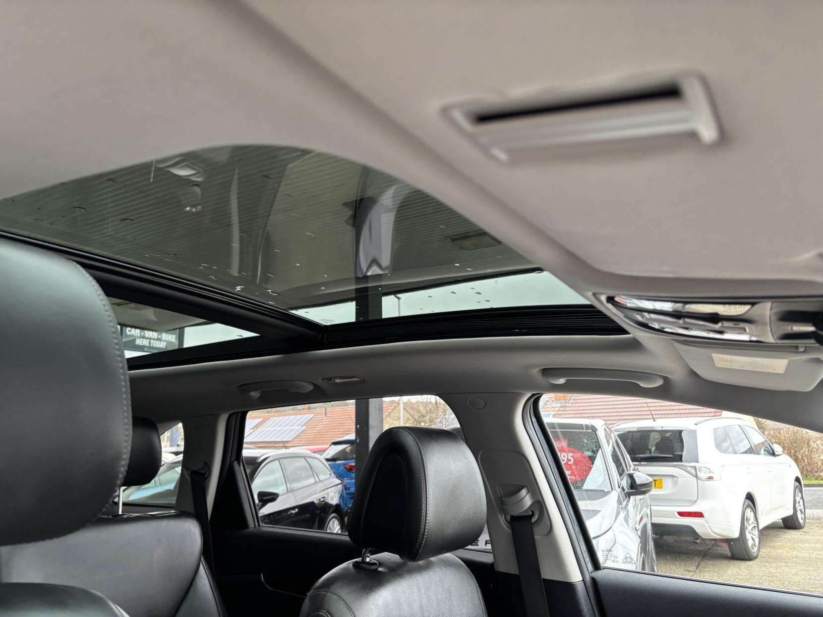 Kia Sorento 2.2 CRDi KX-3 SUV 5dr Diesel Auto AWD Euro 6 (197 bhp)