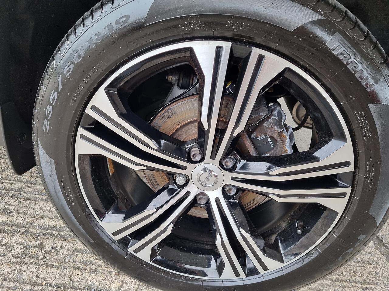 Volvo XC40 1.5h T5 Twin Engine Recharge 10.7kWh Inscription Pro SUV 5dr Petrol Plug-in Hybrid Auto Euro 6 (s/s) (262 ps)