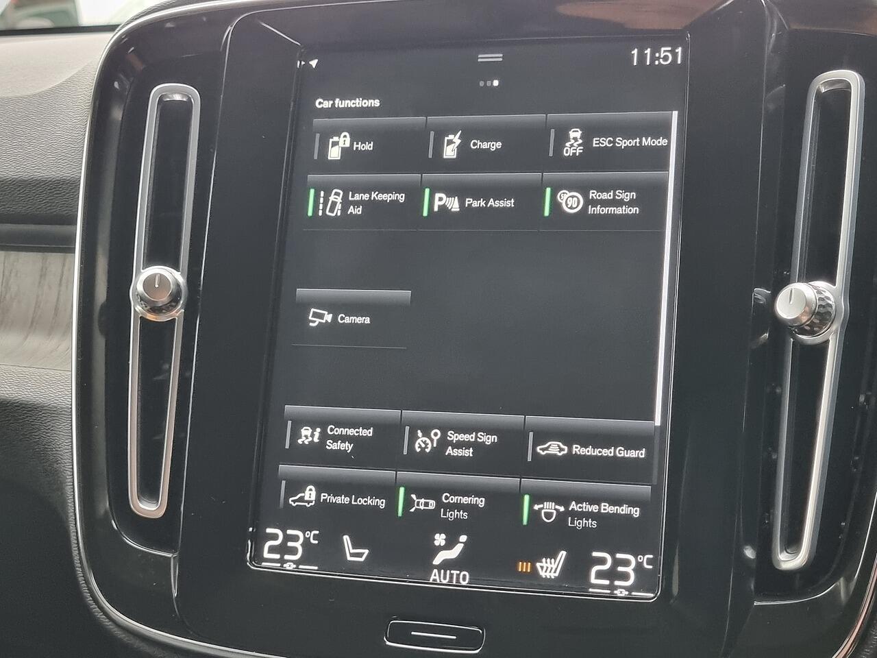 Volvo XC40 1.5h T5 Twin Engine Recharge 10.7kWh Inscription Pro SUV 5dr Petrol Plug-in Hybrid Auto Euro 6 (s/s) (262 ps)