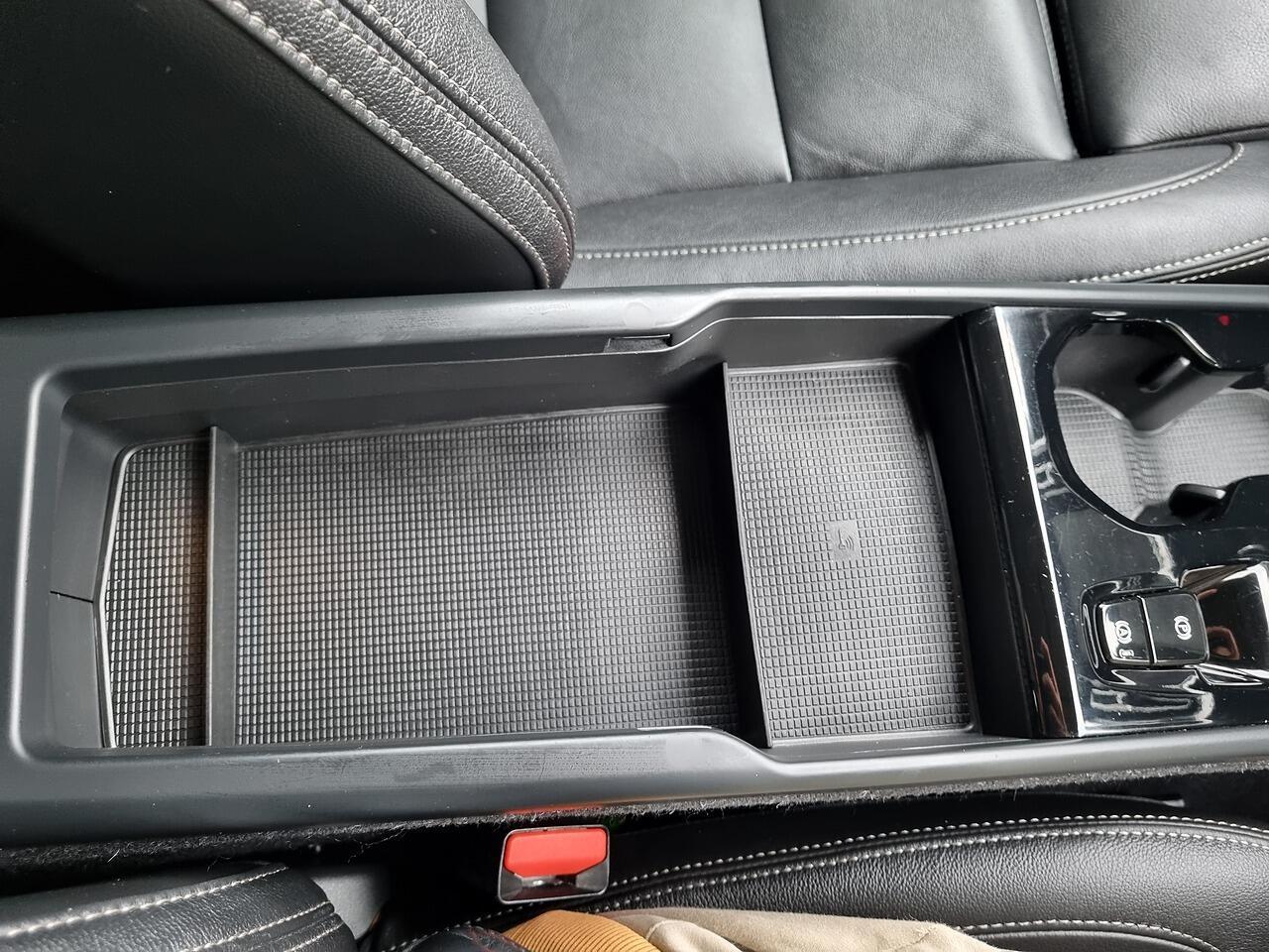 Volvo XC40 1.5h T5 Twin Engine Recharge 10.7kWh Inscription Pro SUV 5dr Petrol Plug-in Hybrid Auto Euro 6 (s/s) (262 ps)