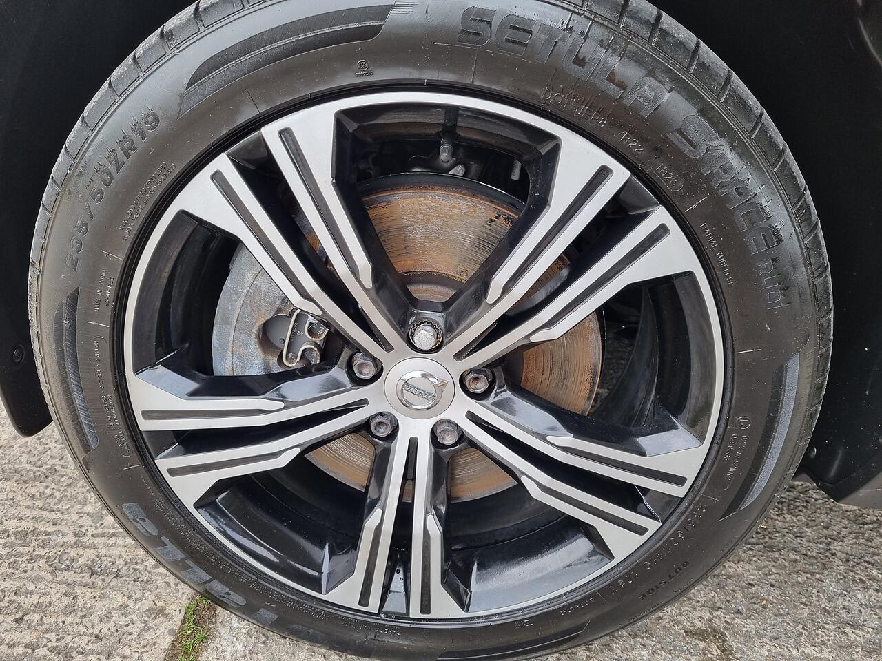 Volvo XC40 1.5h T5 Twin Engine Recharge 10.7kWh Inscription Pro SUV 5dr Petrol Plug-in Hybrid Auto Euro 6 (s/s) (262 ps)