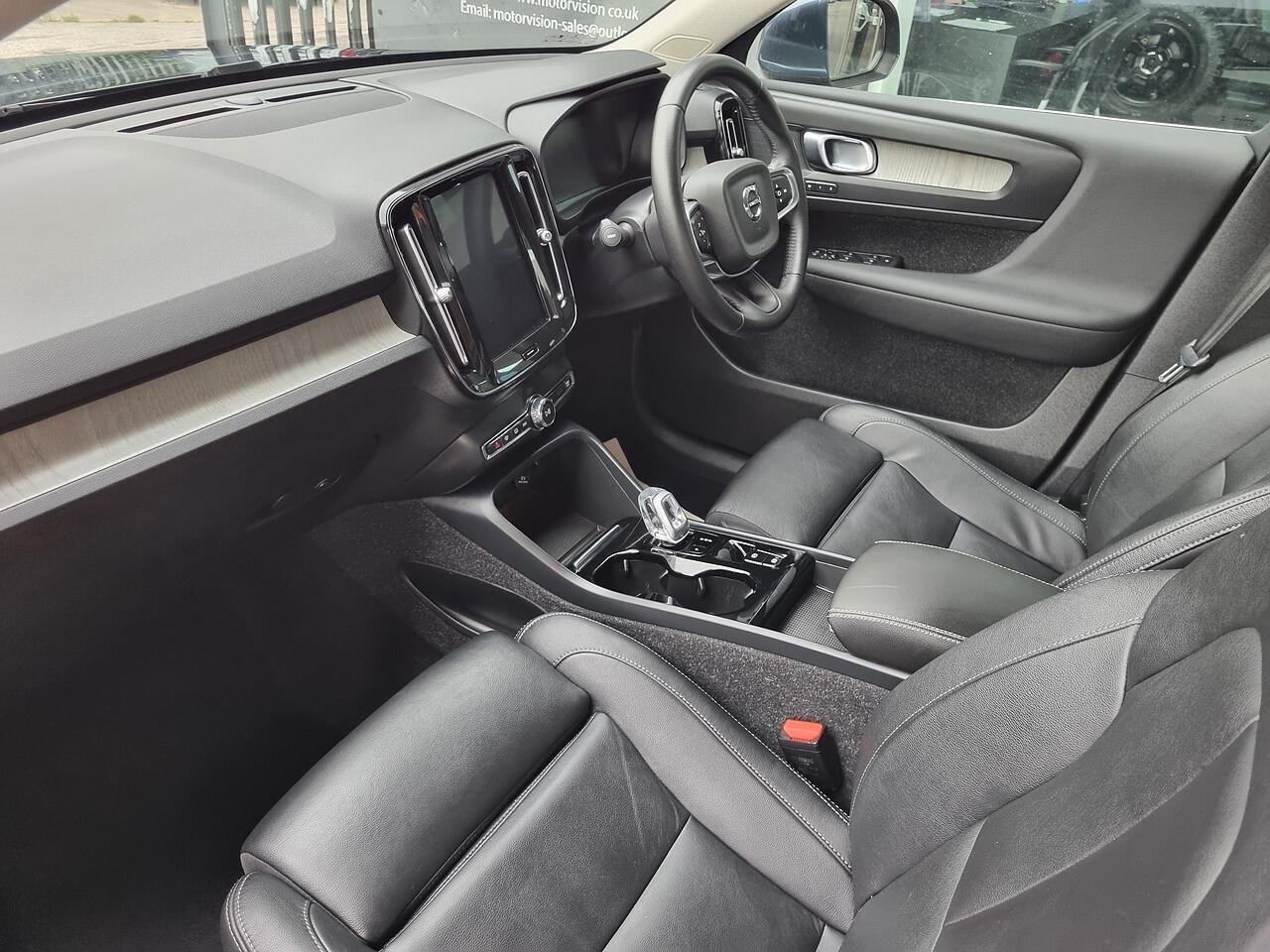 Volvo XC40 1.5h T5 Twin Engine Recharge 10.7kWh Inscription Pro SUV 5dr Petrol Plug-in Hybrid Auto Euro 6 (s/s) (262 ps)