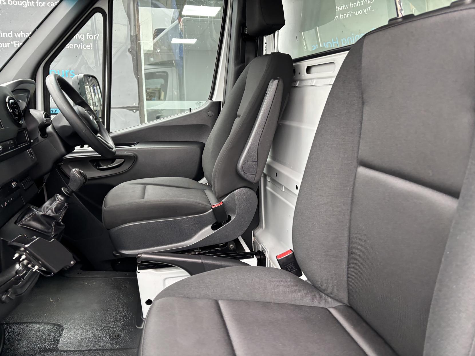 Mercedes-Benz Sprinter 2.0 315 CDI Temperature Controlled with standby Progressive 2dr Diesel Manual RWD L2 Euro 6 (s/s) (150 ps)