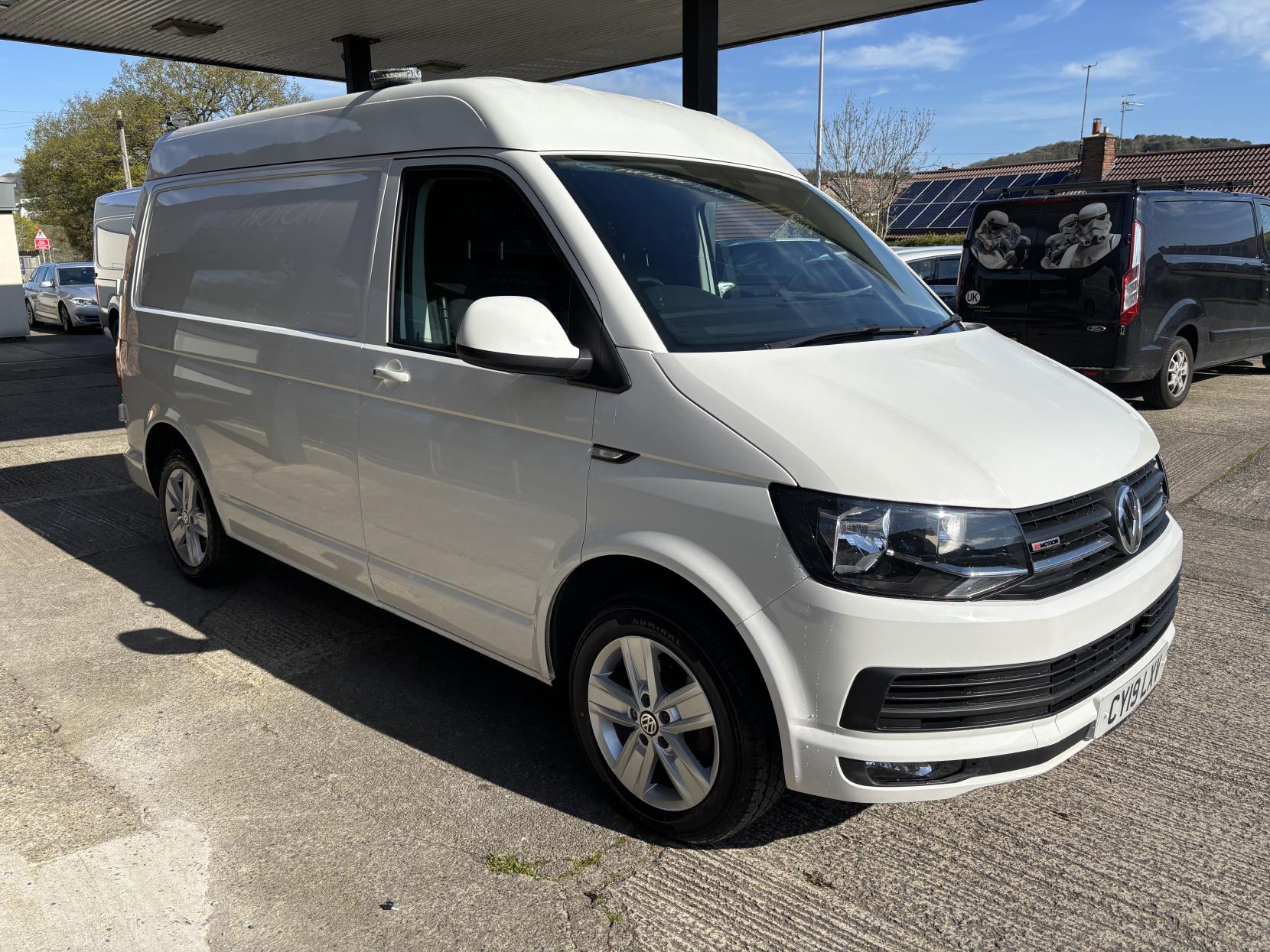 Volkswagen Transporter 2.0 TDI T32 BlueMotion Tech Highline Panel Van 5dr Diesel Manual 4Motion SWB Euro 6 (s/s) (150 ps)