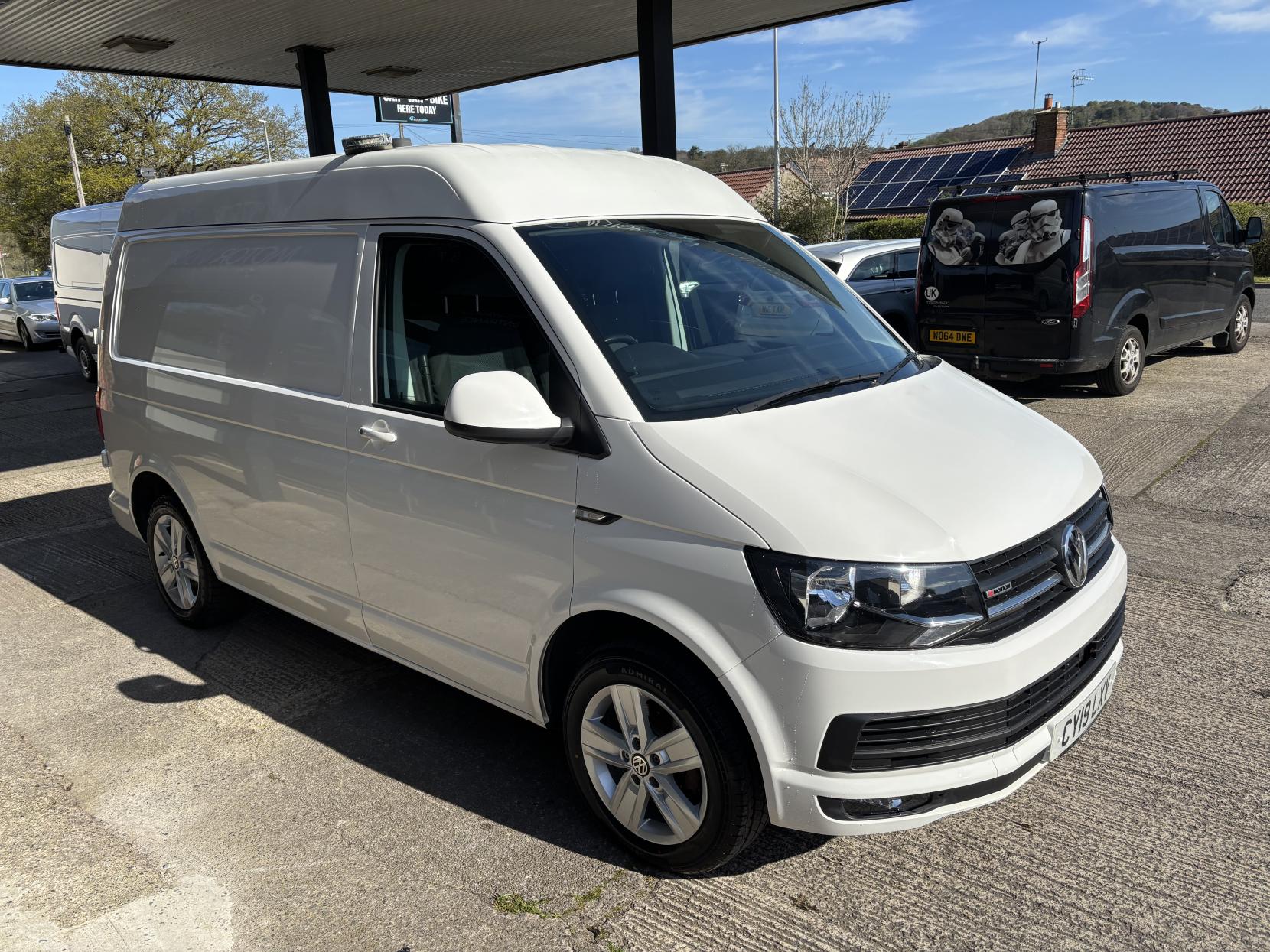 Volkswagen Transporter 2.0 TDI T32 BlueMotion Tech Highline Panel Van 5dr Diesel Manual 4Motion SWB Euro 6 (s/s) (150 ps)
