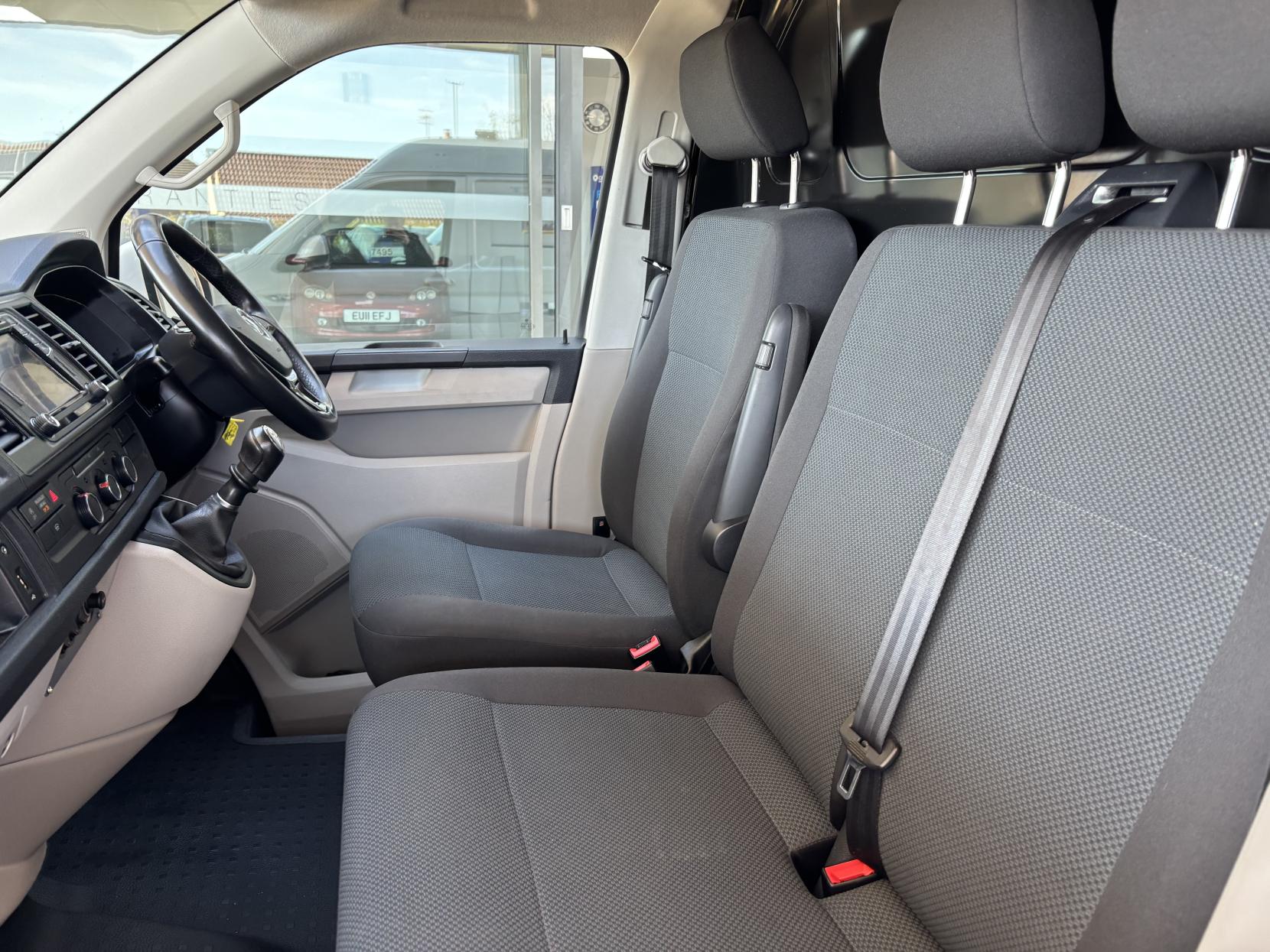 Volkswagen Transporter 2.0 TDI T32 BlueMotion Tech Highline Panel Van 5dr Diesel Manual 4Motion SWB Euro 6 (s/s) (150 ps)