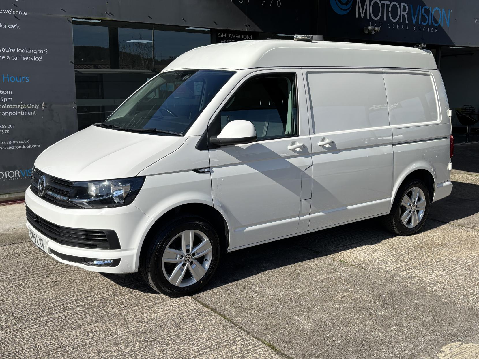 Volkswagen Transporter 2.0 TDI T32 BlueMotion Tech Highline Panel Van 5dr Diesel Manual 4Motion SWB Euro 6 (s/s) (150 ps)