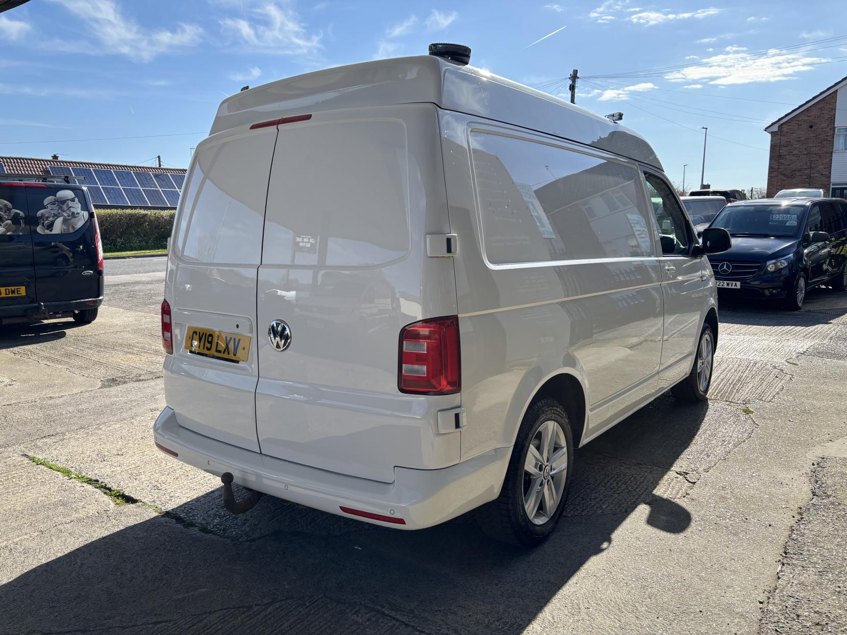 Volkswagen Transporter 2.0 TDI T32 BlueMotion Tech Highline Panel Van 5dr Diesel Manual 4Motion SWB Euro 6 (s/s) (150 ps)