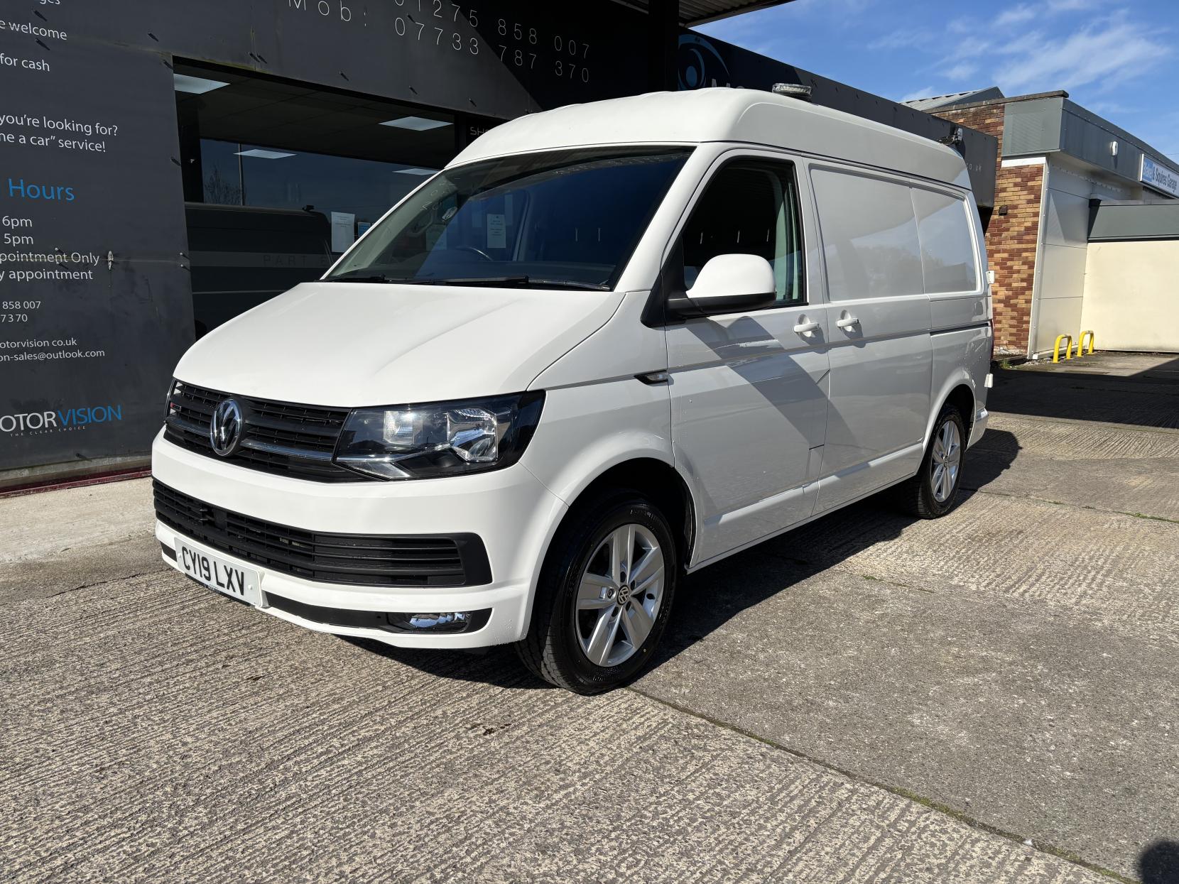 Volkswagen Transporter 2.0 TDI T32 BlueMotion Tech Highline Panel Van 5dr Diesel Manual 4Motion SWB Euro 6 (s/s) (150 ps)