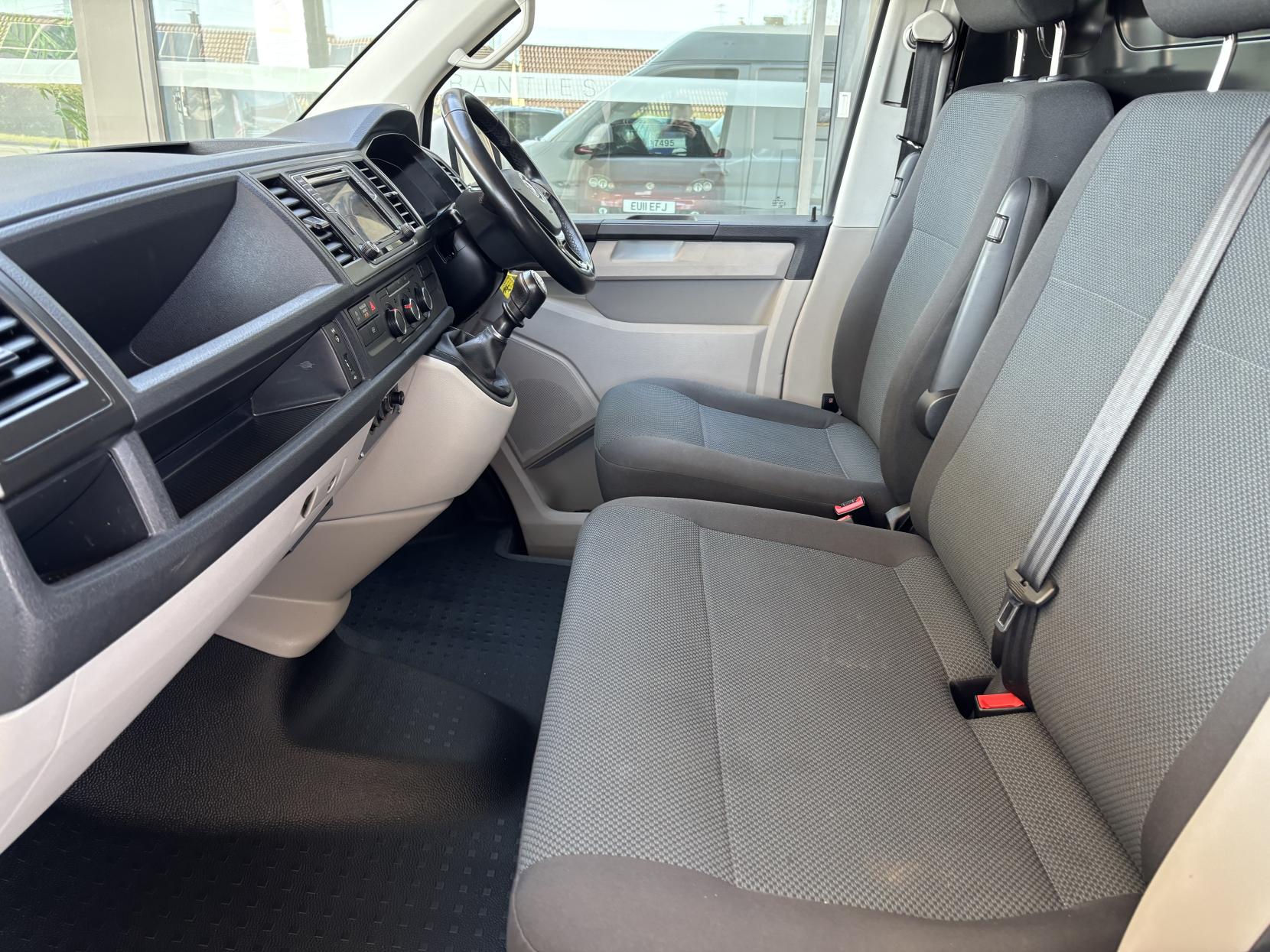 Volkswagen Transporter 2.0 TDI T32 BlueMotion Tech Highline Panel Van 5dr Diesel Manual 4Motion SWB Euro 6 (s/s) (150 ps)