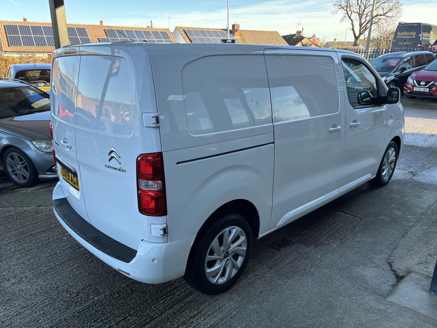 Citroen Dispatch 2.0 BlueHDi 1400 Driver M Panel Van 6dr Diesel Manual FWD 2 Euro 6 (s/s) (120 ps)