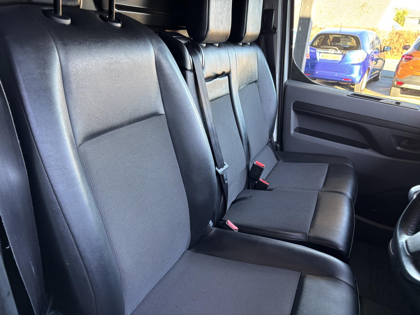 Citroen Dispatch 2.0 BlueHDi 1400 Driver M Panel Van 6dr Diesel Manual FWD 2 Euro 6 (s/s) (120 ps)