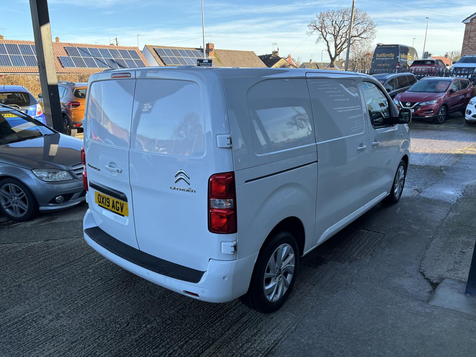 Citroen Dispatch 2.0 BlueHDi 1400 Driver M Panel Van 6dr Diesel Manual FWD 2 Euro 6 (s/s) (120 ps)