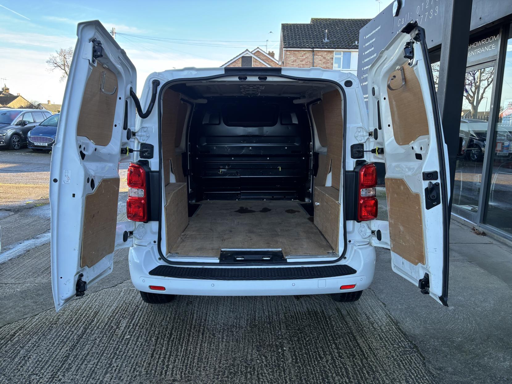 Citroen Dispatch 2.0 BlueHDi 1400 Driver M Panel Van 6dr Diesel Manual FWD 2 Euro 6 (s/s) (120 ps)