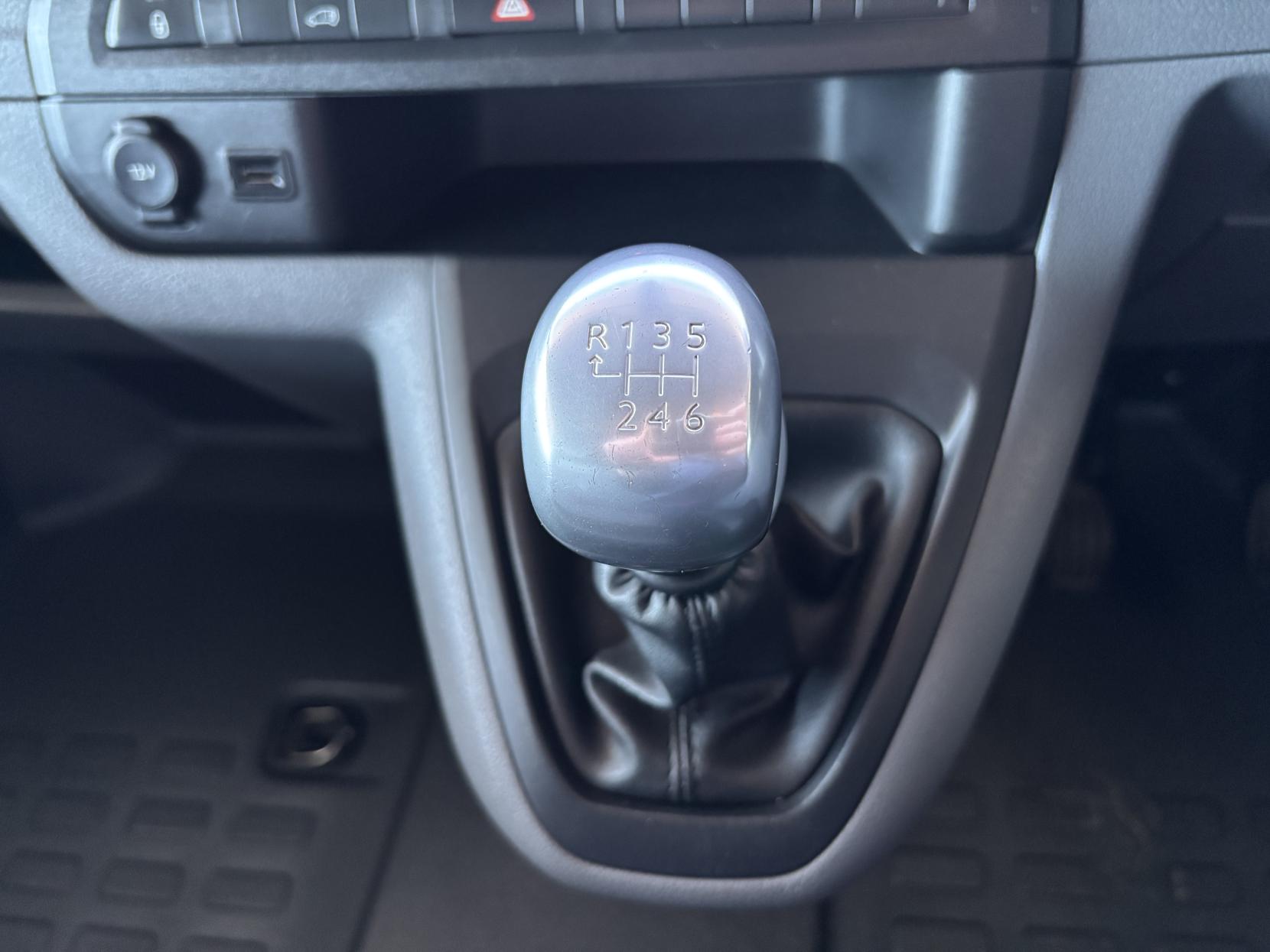 Citroen Dispatch 2.0 BlueHDi 1400 Driver M Panel Van 6dr Diesel Manual FWD 2 Euro 6 (s/s) (120 ps)