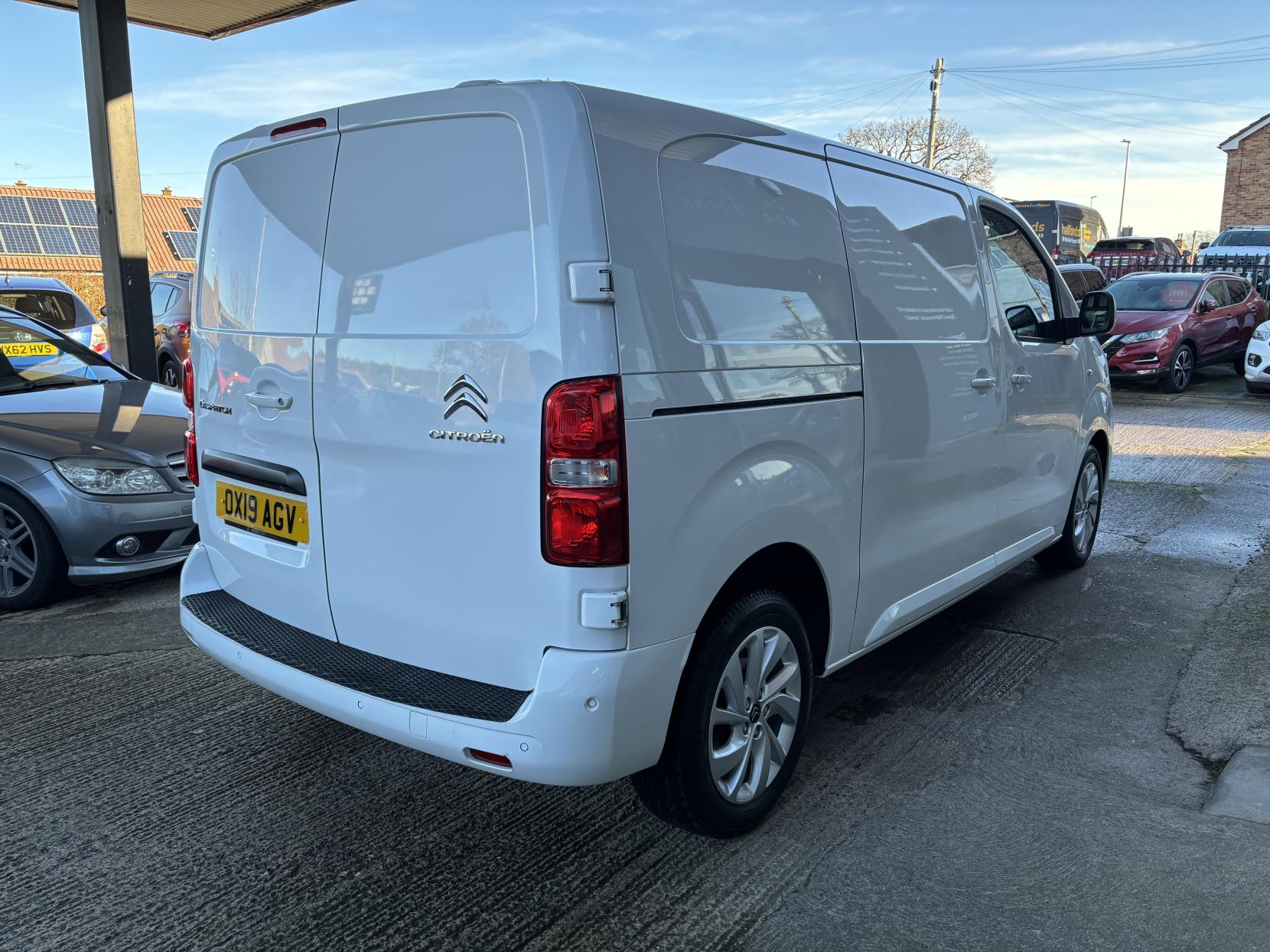 Citroen Dispatch 2.0 BlueHDi 1400 Driver M Panel Van 6dr Diesel Manual FWD 2 Euro 6 (s/s) (120 ps)
