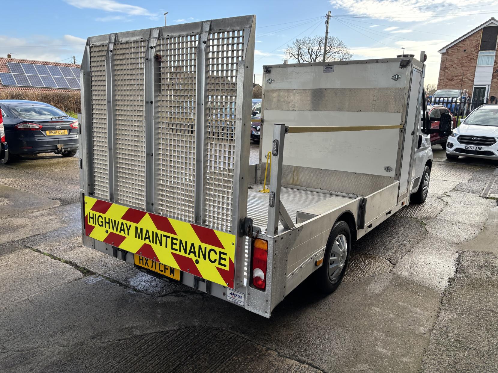 Peugeot Boxer LOW LOADER DROPSIDE SPECIALIST VEHICLE BLUEHDI 335 B/B