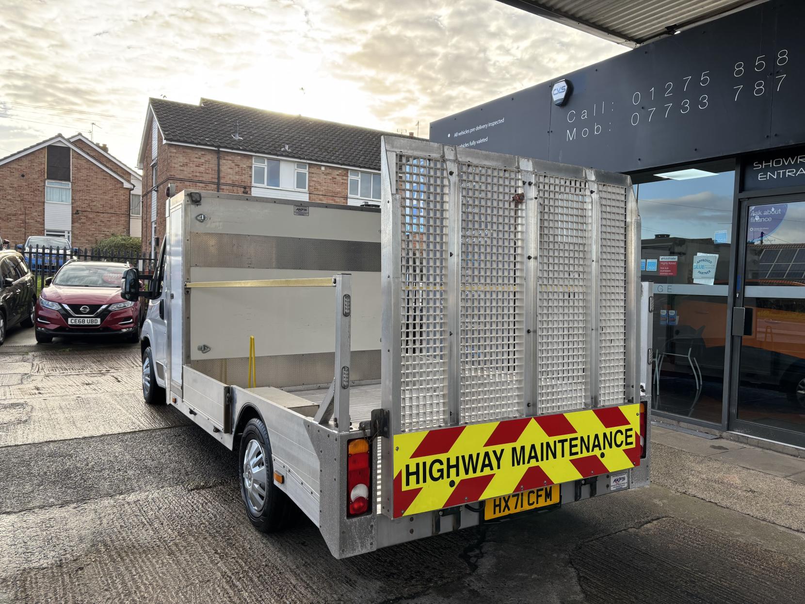 Peugeot Boxer LOW LOADER DROPSIDE SPECIALIST VEHICLE BLUEHDI 335 B/B