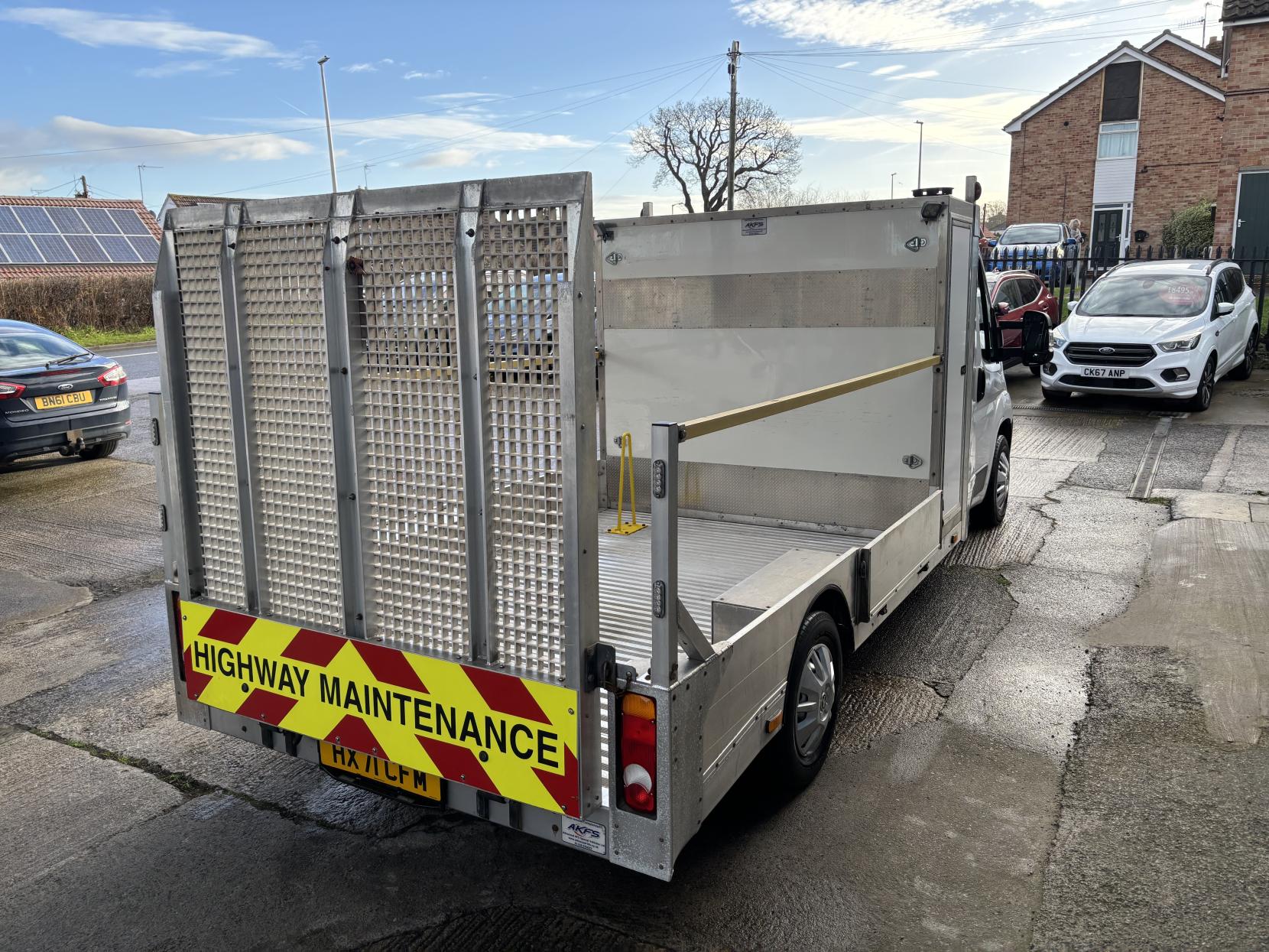 Peugeot Boxer LOW LOADER DROPSIDE SPECIALIST VEHICLE BLUEHDI 335 B/B