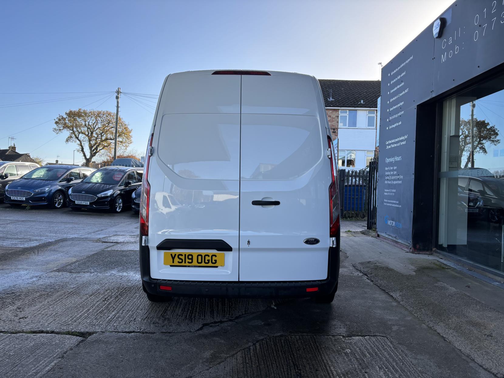 Ford Transit Custom 2.0 300 EcoBlue Panel Van 5dr Diesel Manual L1 H2 Euro 6 (105 ps)