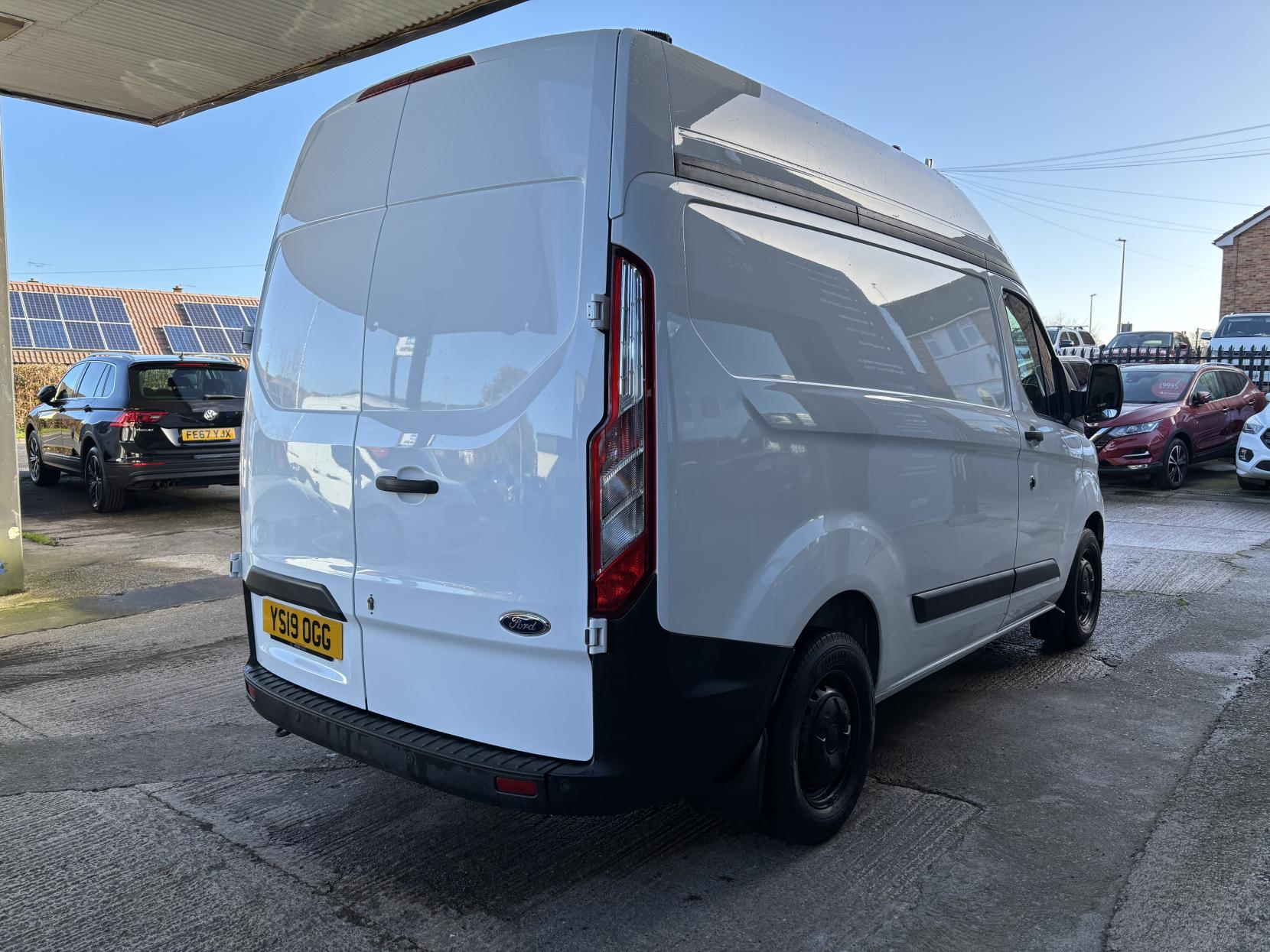 Ford Transit Custom 2.0 300 EcoBlue Panel Van 5dr Diesel Manual L1 H2 Euro 6 (105 ps)
