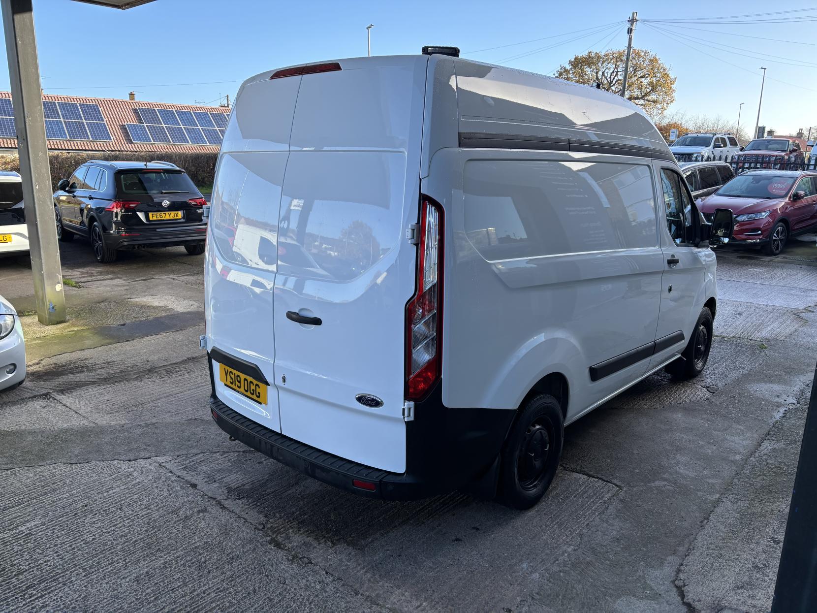 Ford Transit Custom 2.0 300 EcoBlue Panel Van 5dr Diesel Manual L1 H2 Euro 6 (105 ps)
