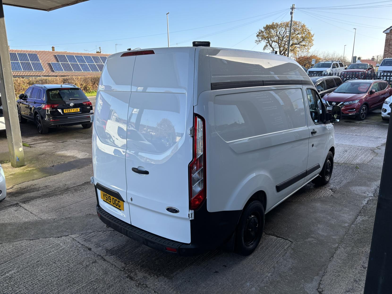 Ford Transit Custom 2.0 300 EcoBlue Panel Van 5dr Diesel Manual L1 H2 Euro 6 (105 ps)