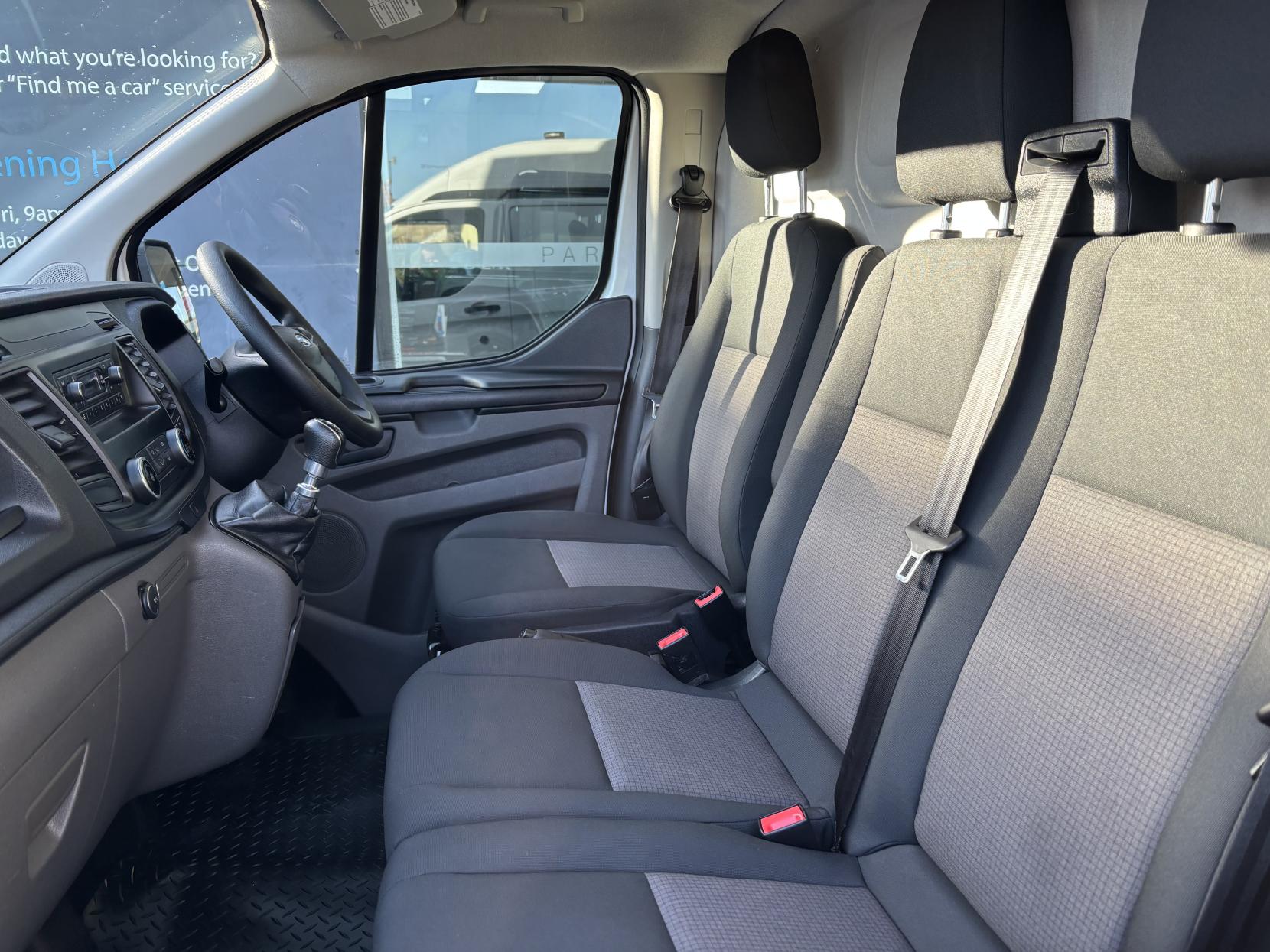 Ford Transit Custom 2.0 300 EcoBlue Panel Van 5dr Diesel Manual L1 H2 Euro 6 (105 ps)