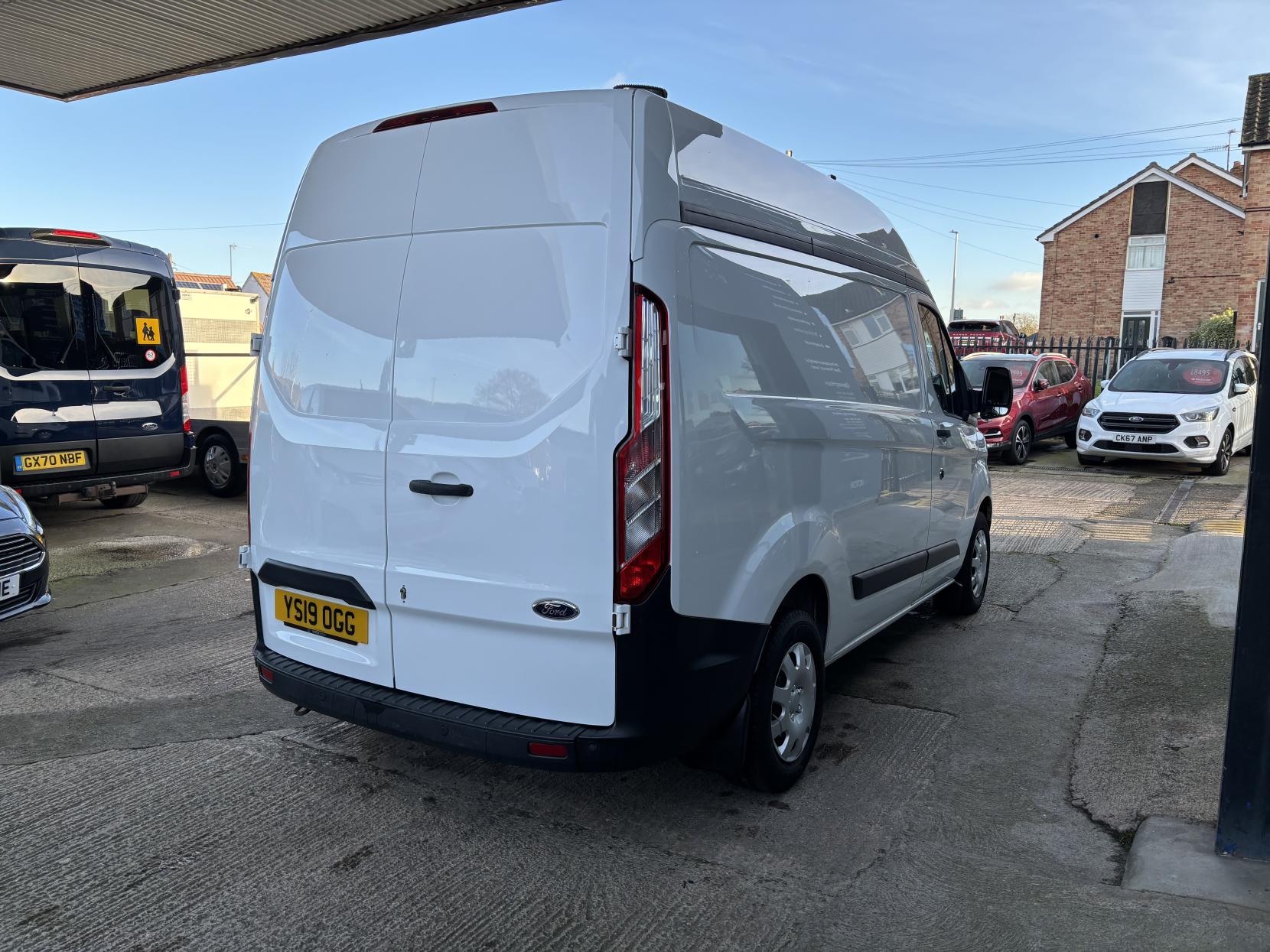 Ford Transit Custom 2.0 300 EcoBlue Panel Van 5dr Diesel Manual L1 H2 Euro 6 (105 ps)