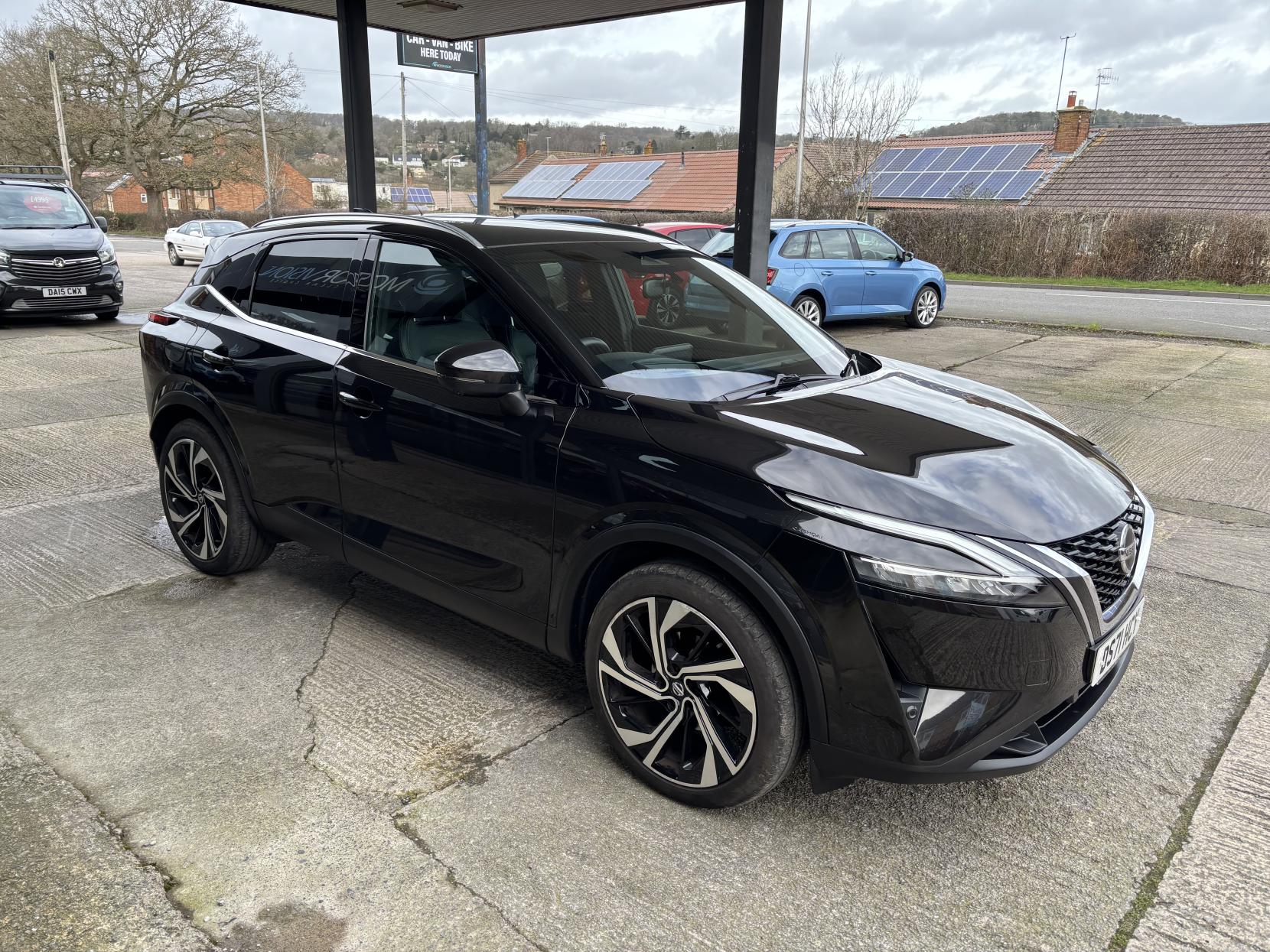 Nissan Qashqai 1.3 DIG-T MHEV Tekna+ SUV 5dr Petrol Hybrid XTRON Euro 6 (s/s) (158 ps)