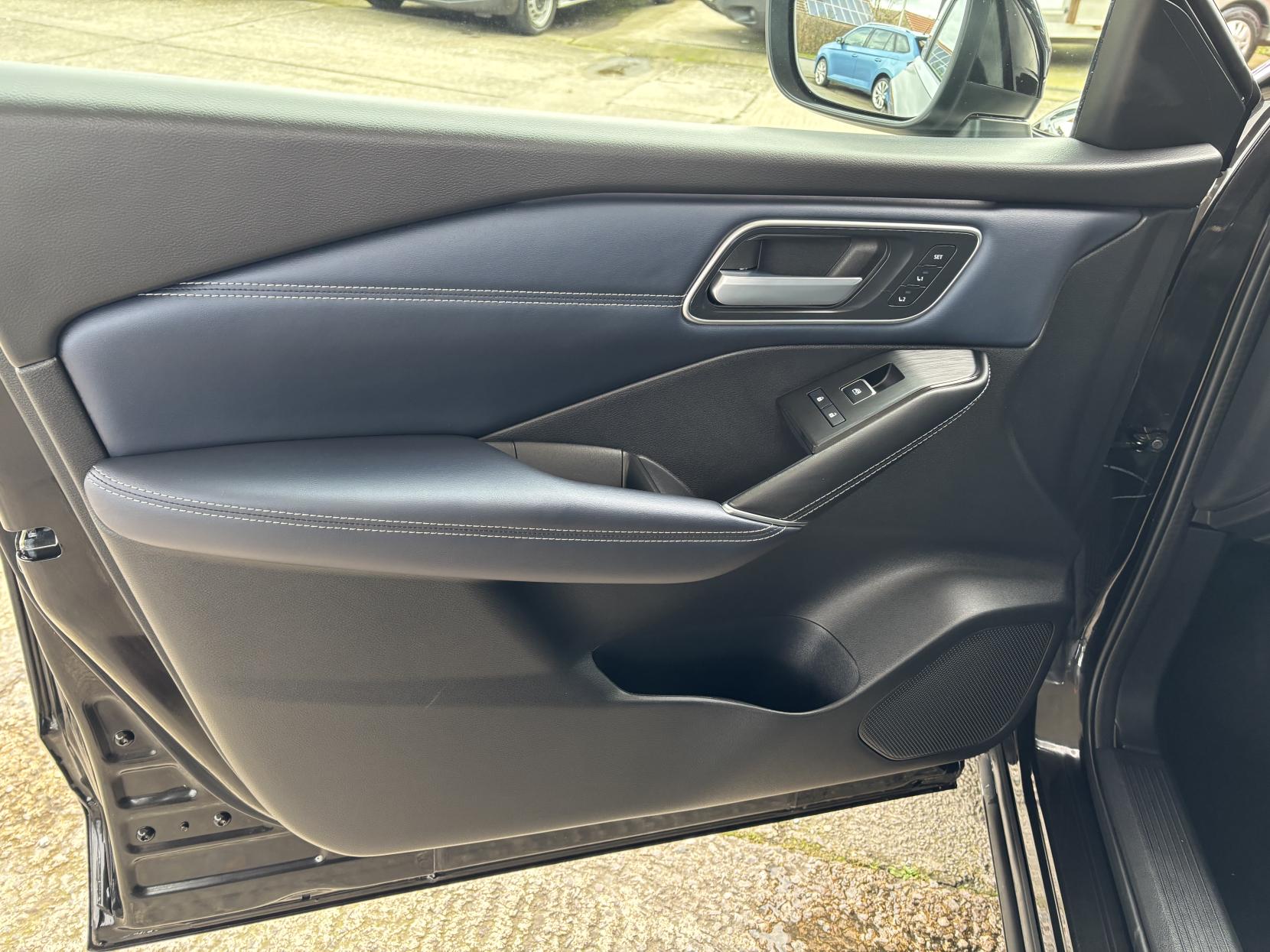 Nissan Qashqai 1.3 DIG-T MHEV Tekna+ SUV 5dr Petrol Hybrid XTRON Euro 6 (s/s) (158 ps)