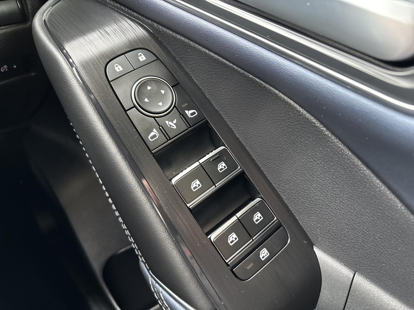 Nissan Qashqai 1.3 DIG-T MHEV Tekna+ SUV 5dr Petrol Hybrid XTRON Euro 6 (s/s) (158 ps)