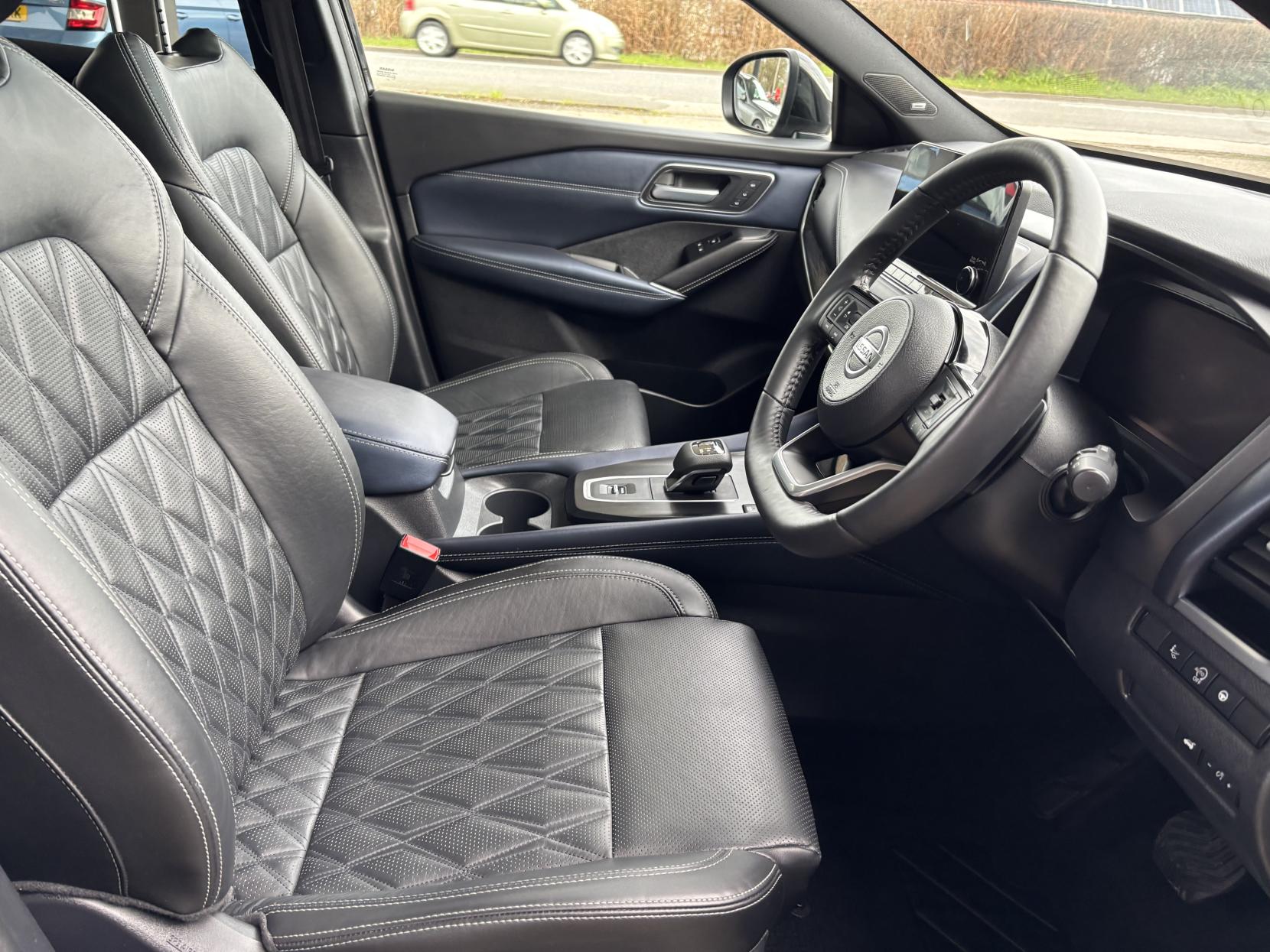 Nissan Qashqai 1.3 DIG-T MHEV Tekna+ SUV 5dr Petrol Hybrid XTRON Euro 6 (s/s) (158 ps)