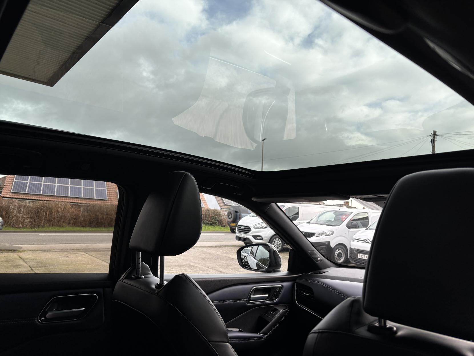 Nissan Qashqai 1.3 DIG-T MHEV Tekna+ SUV 5dr Petrol Hybrid XTRON Euro 6 (s/s) (158 ps)