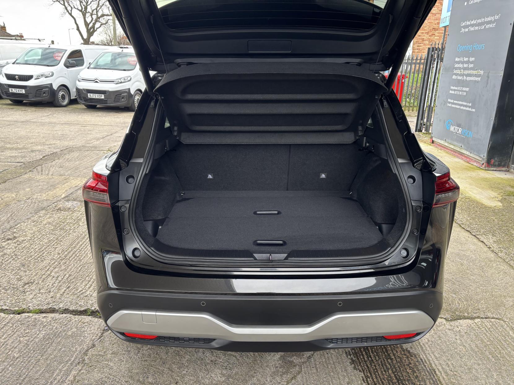 Nissan Qashqai 1.3 DIG-T MHEV Tekna+ SUV 5dr Petrol Hybrid XTRON Euro 6 (s/s) (158 ps)