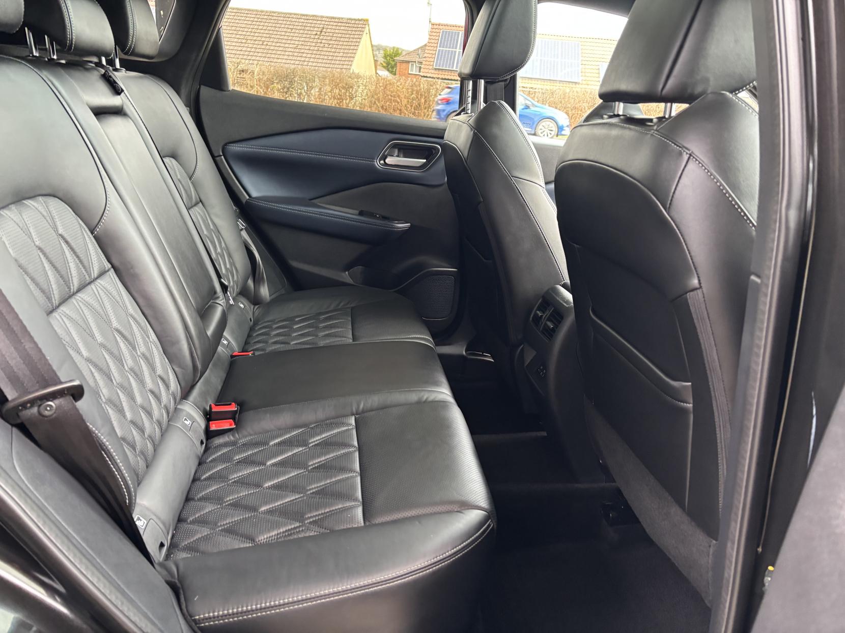 Nissan Qashqai 1.3 DIG-T MHEV Tekna+ SUV 5dr Petrol Hybrid XTRON Euro 6 (s/s) (158 ps)