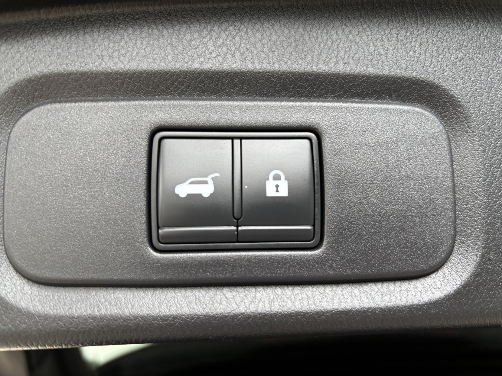 Nissan Qashqai 1.3 DIG-T MHEV Tekna+ SUV 5dr Petrol Hybrid XTRON Euro 6 (s/s) (158 ps)