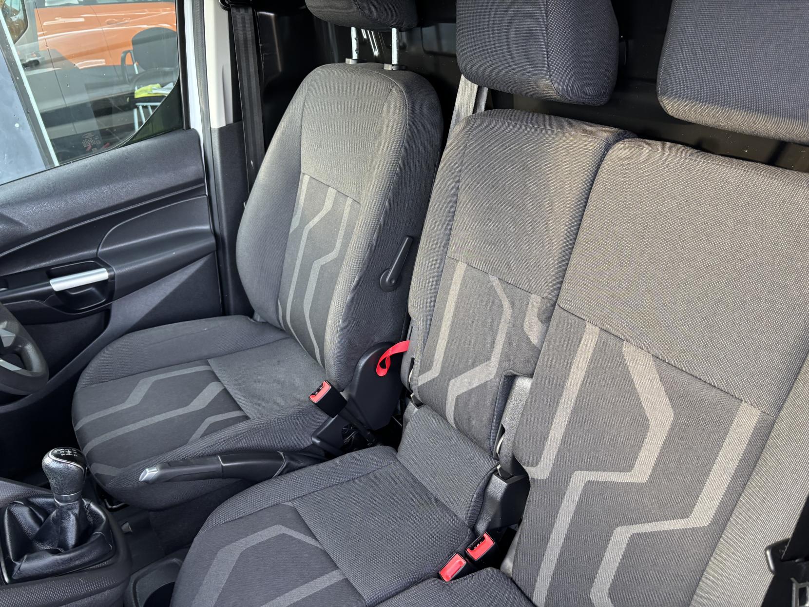 Ford Transit Connect 1.6 TDCi 210 Trend Panel Van 5dr Diesel Manual L2 H1 (128 g/km, 94 bhp)