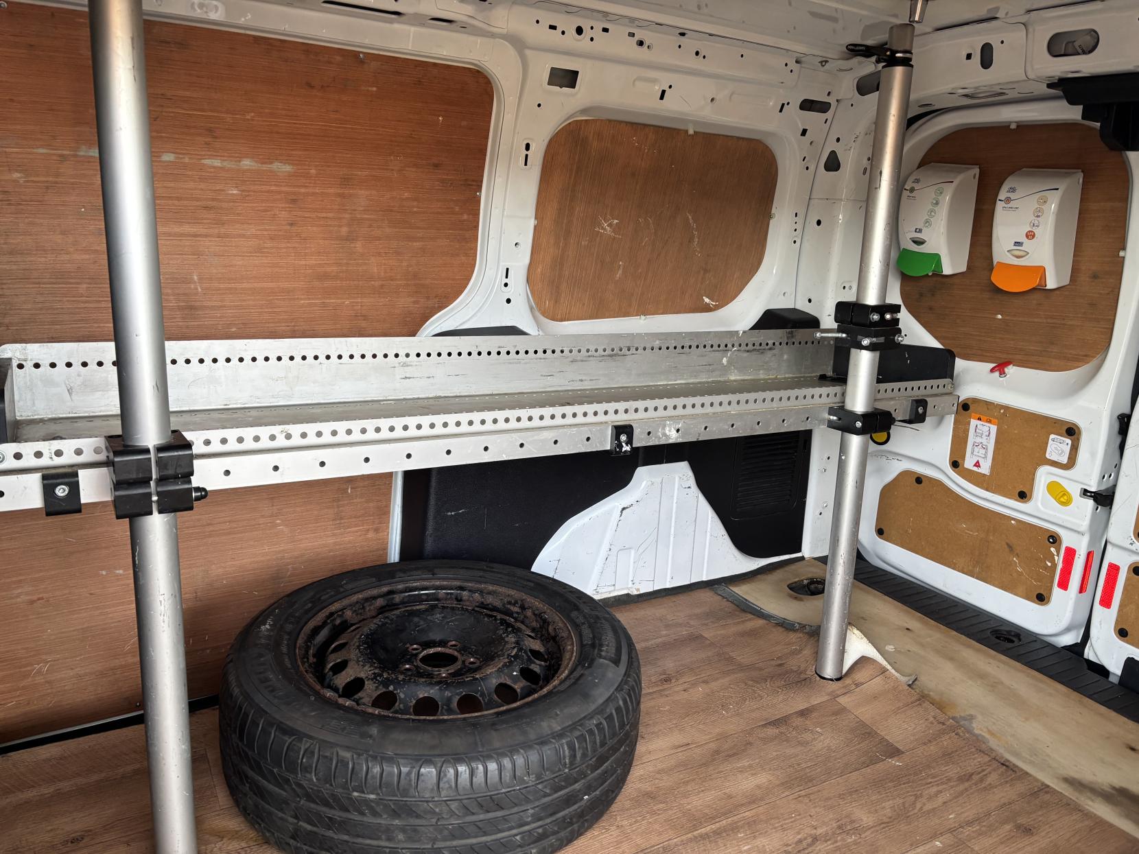 Ford Transit Connect 1.6 TDCi 210 Trend Panel Van 5dr Diesel Manual L2 H1 (128 g/km, 94 bhp)