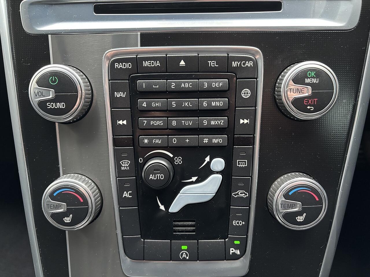 Volvo XC60 2.0 D4 R-Design Nav SUV 5dr Diesel Geartronic Euro 6 (s/s) (181 ps)