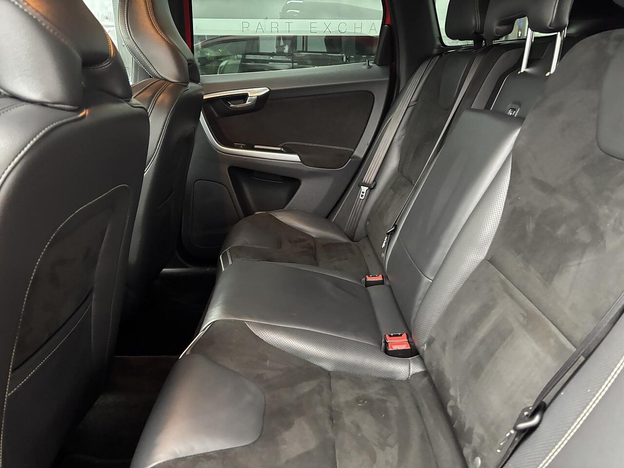 Volvo XC60 2.0 D4 R-Design Nav SUV 5dr Diesel Geartronic Euro 6 (s/s) (181 ps)