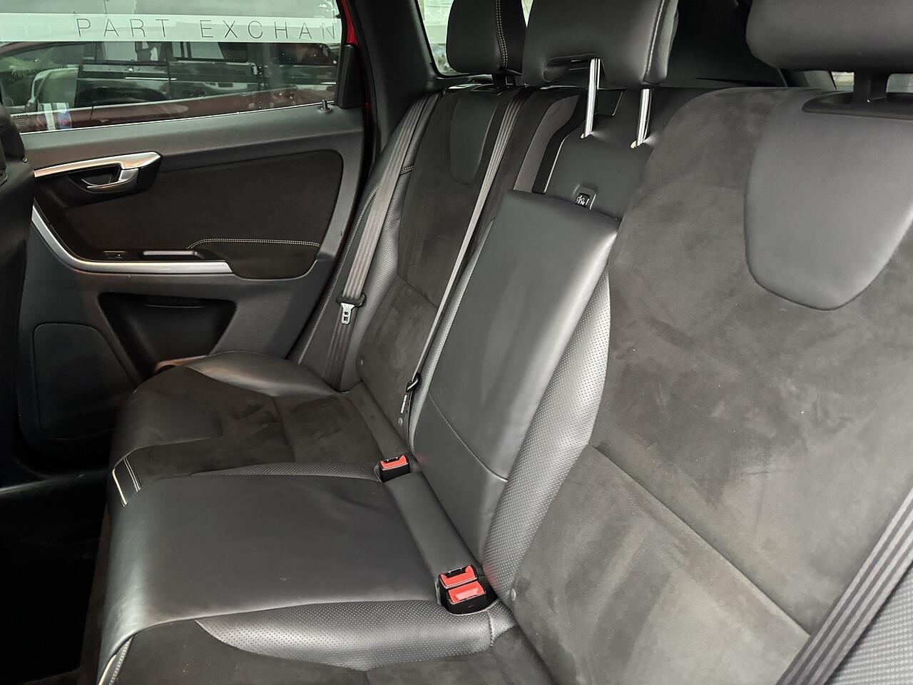 Volvo XC60 2.0 D4 R-Design Nav SUV 5dr Diesel Geartronic Euro 6 (s/s) (181 ps)