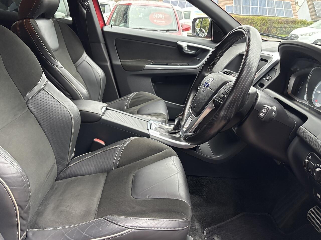 Volvo XC60 2.0 D4 R-Design Nav SUV 5dr Diesel Geartronic Euro 6 (s/s) (181 ps)