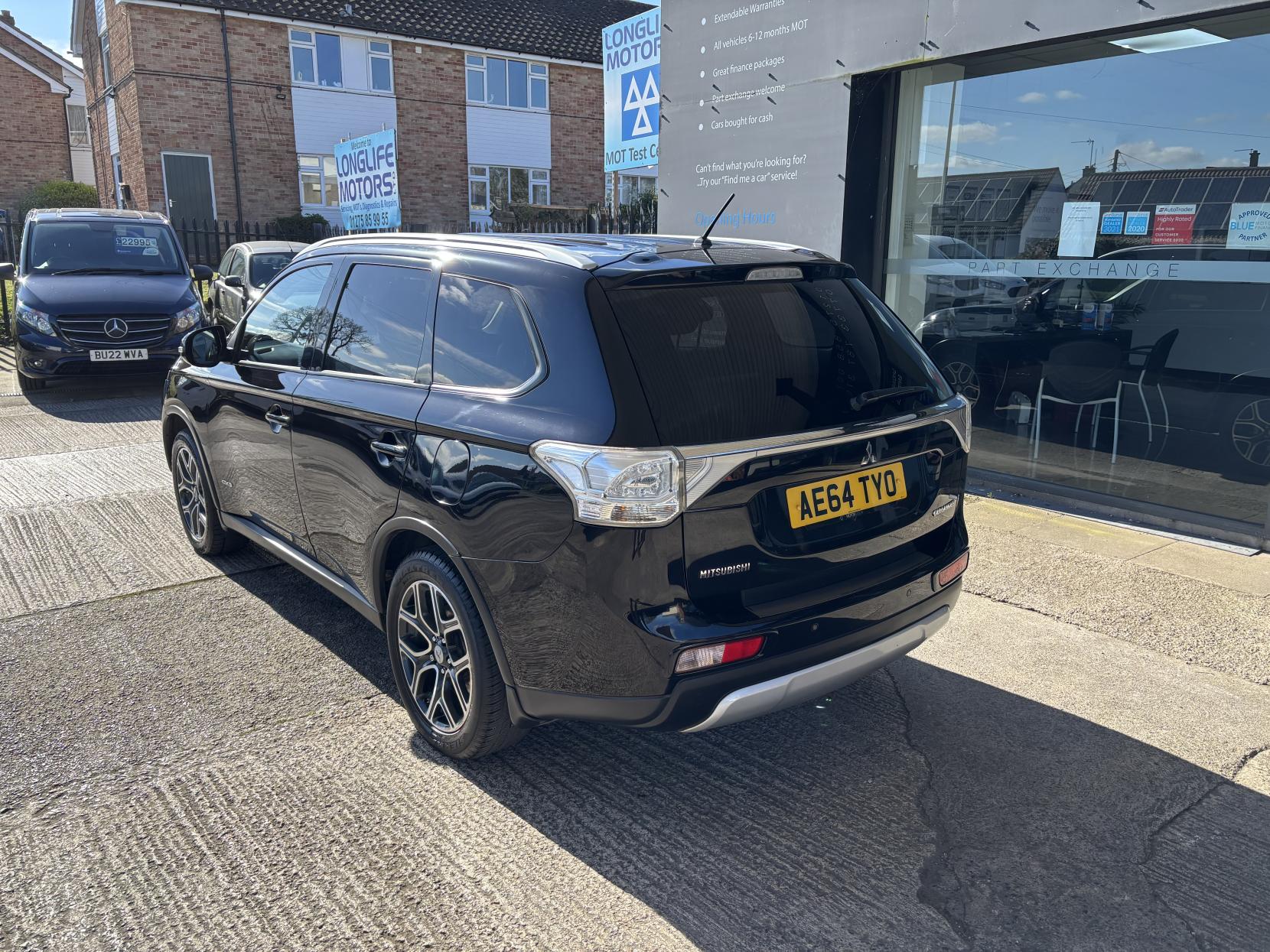 Mitsubishi Outlander 2.2 DI-D GX3 SUV 5dr Diesel Manual 4WD Euro 5 (s/s) (150 ps)