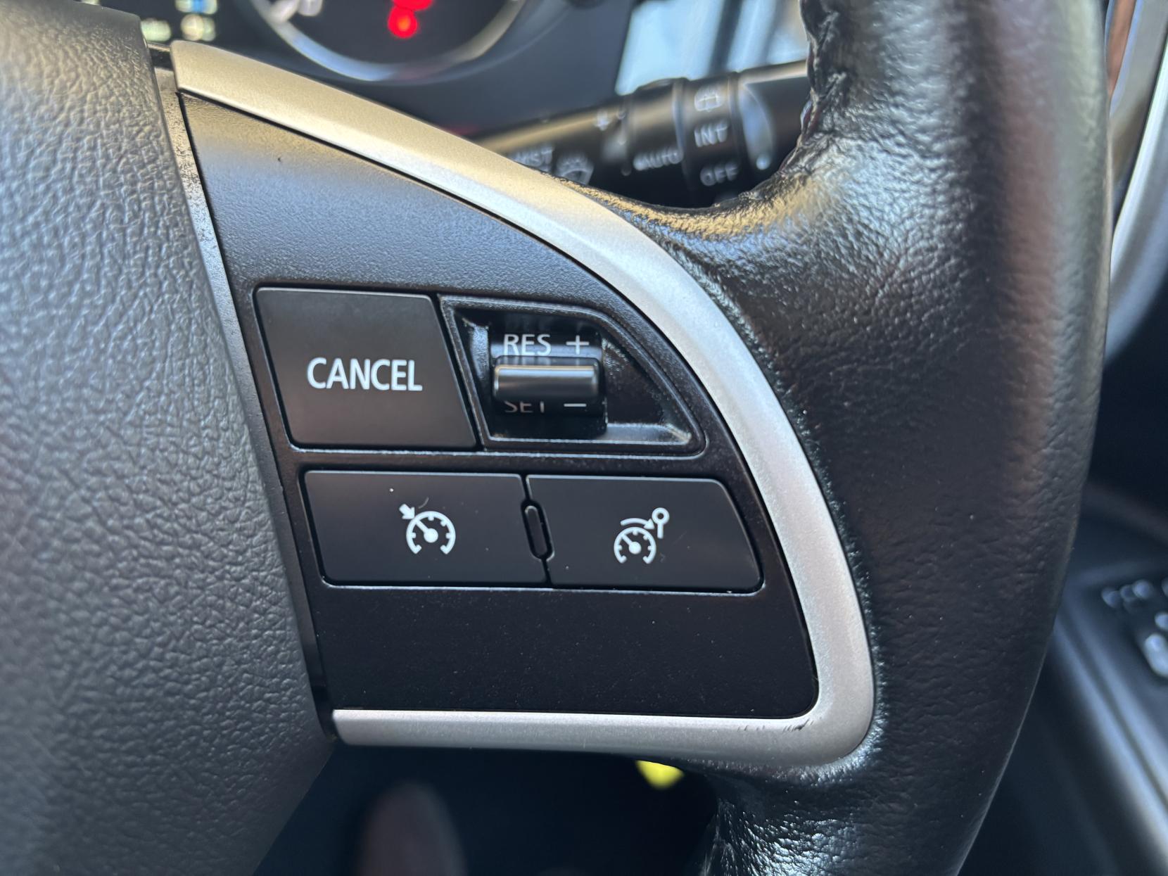 Mitsubishi Outlander 2.2 DI-D GX3 SUV 5dr Diesel Manual 4WD Euro 5 (s/s) (150 ps)