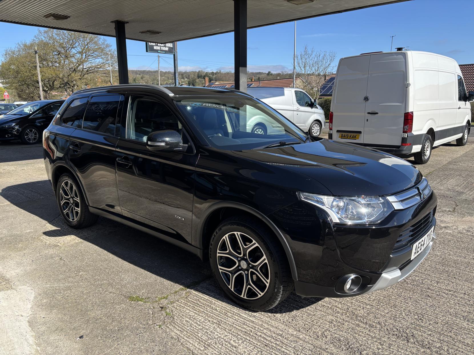 Mitsubishi Outlander 2.2 DI-D GX3 SUV 5dr Diesel Manual 4WD Euro 5 (s/s) (150 ps)