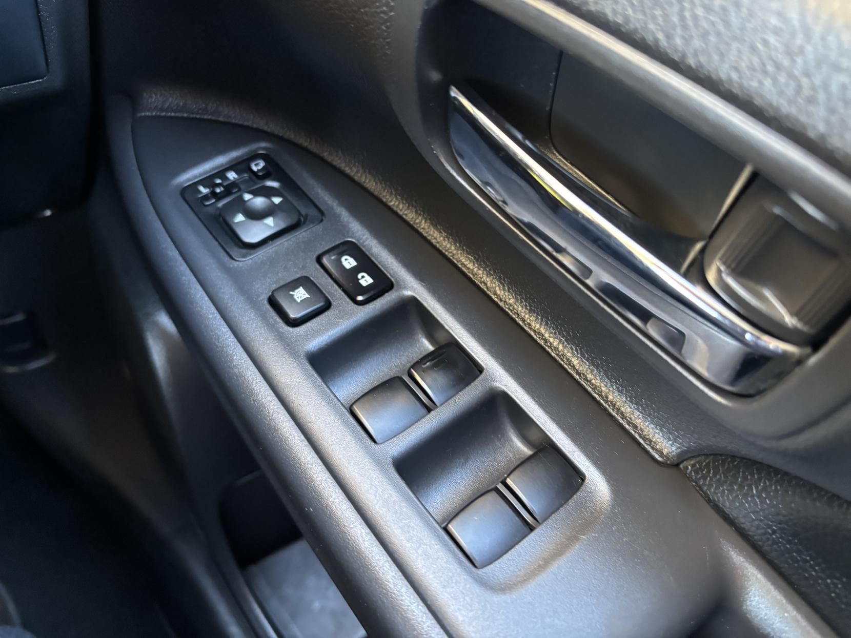 Mitsubishi Outlander 2.2 DI-D GX3 SUV 5dr Diesel Manual 4WD Euro 5 (s/s) (150 ps)