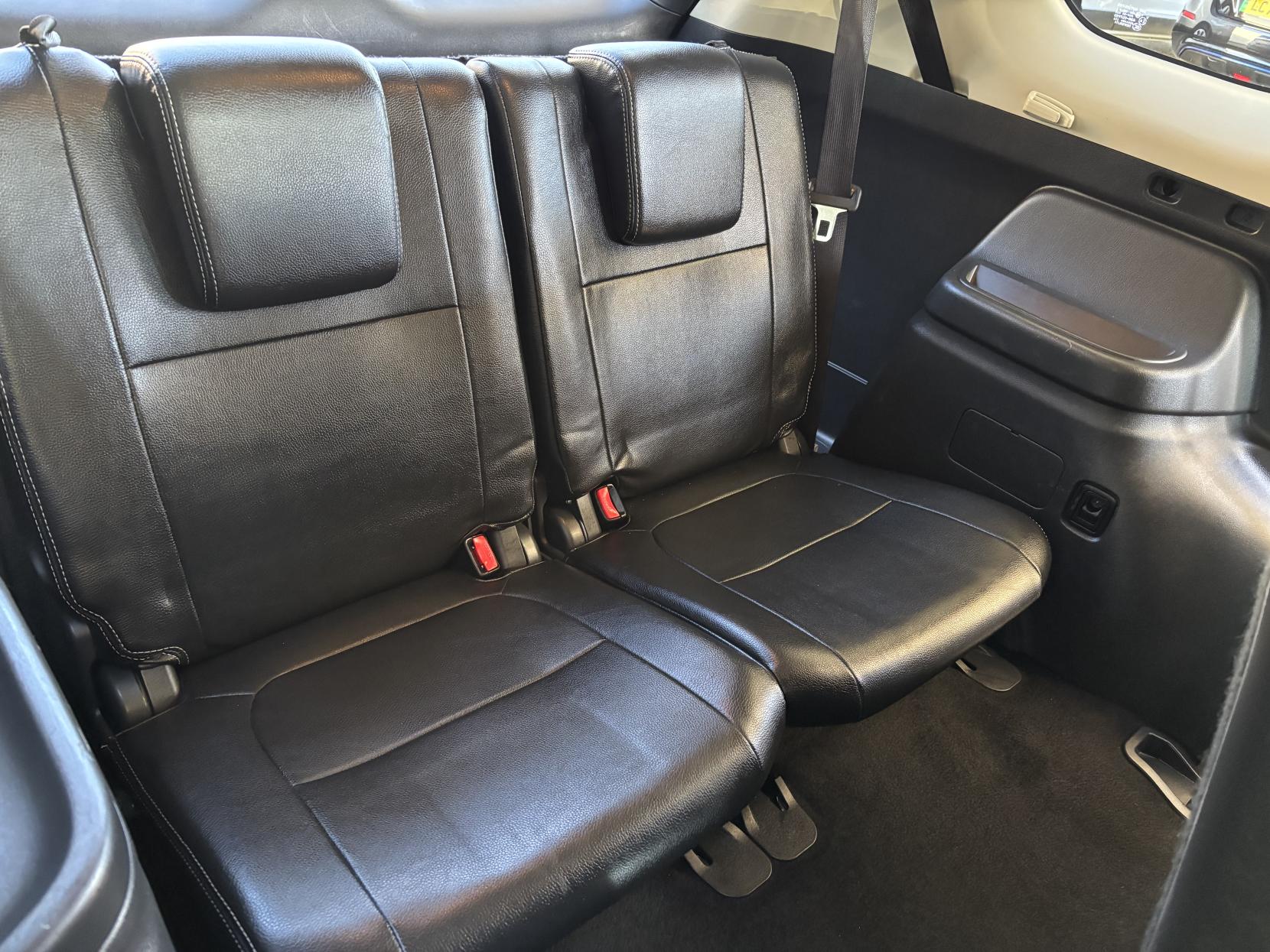 Mitsubishi Outlander 2.2 DI-D GX3 SUV 5dr Diesel Manual 4WD Euro 5 (s/s) (150 ps)