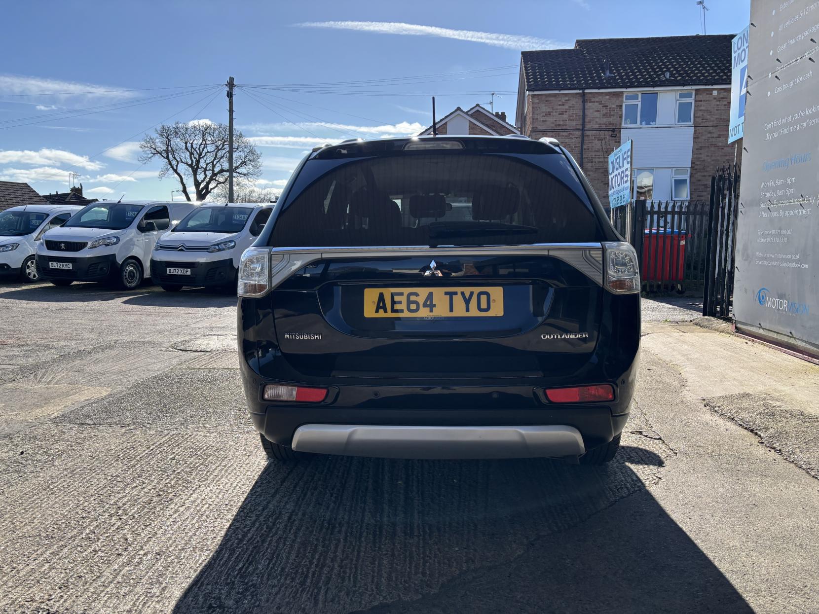 Mitsubishi Outlander 2.2 DI-D GX3 SUV 5dr Diesel Manual 4WD Euro 5 (s/s) (150 ps)