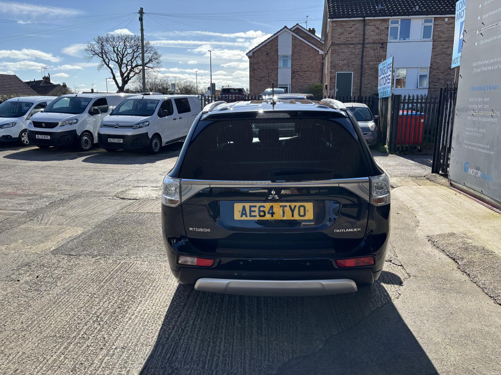 Mitsubishi Outlander 2.2 DI-D GX3 SUV 5dr Diesel Manual 4WD Euro 5 (s/s) (150 ps)